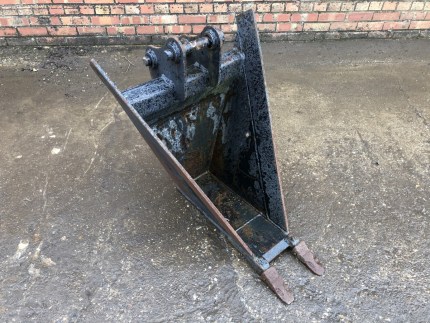 Bucket Warehouse V Bucket