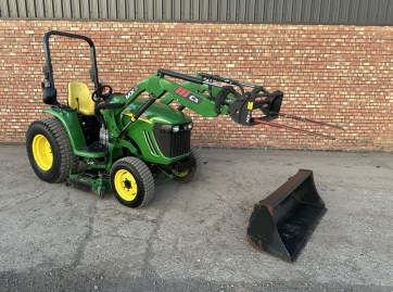 John Deere 3520 an MX Front Loader