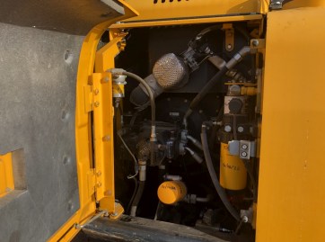 JCB JS130