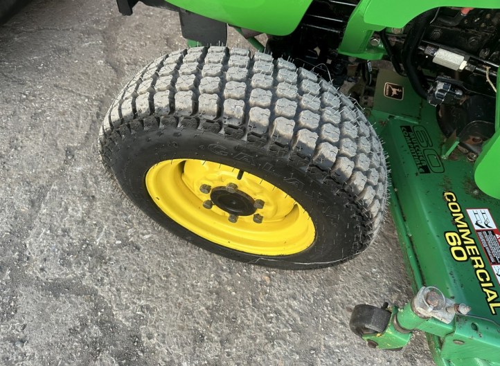 John Deere 3520 an MX Front Loader
