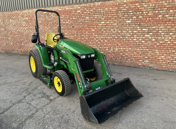 John Deere 3520 an MX Front Loader