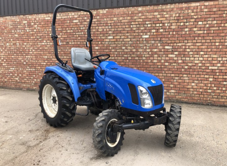 New Holland Boomer 2030