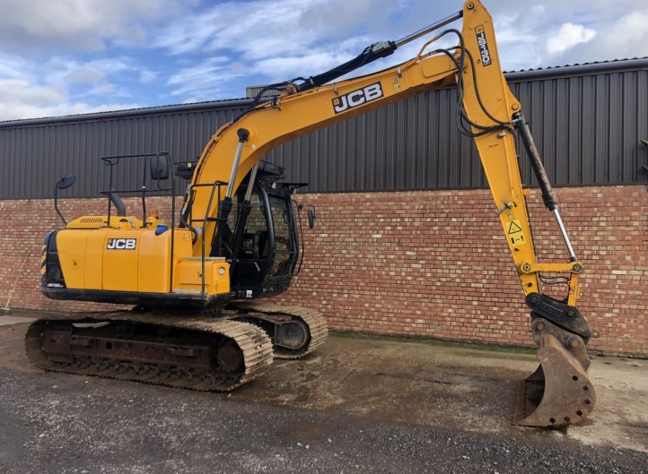 JCB JS130